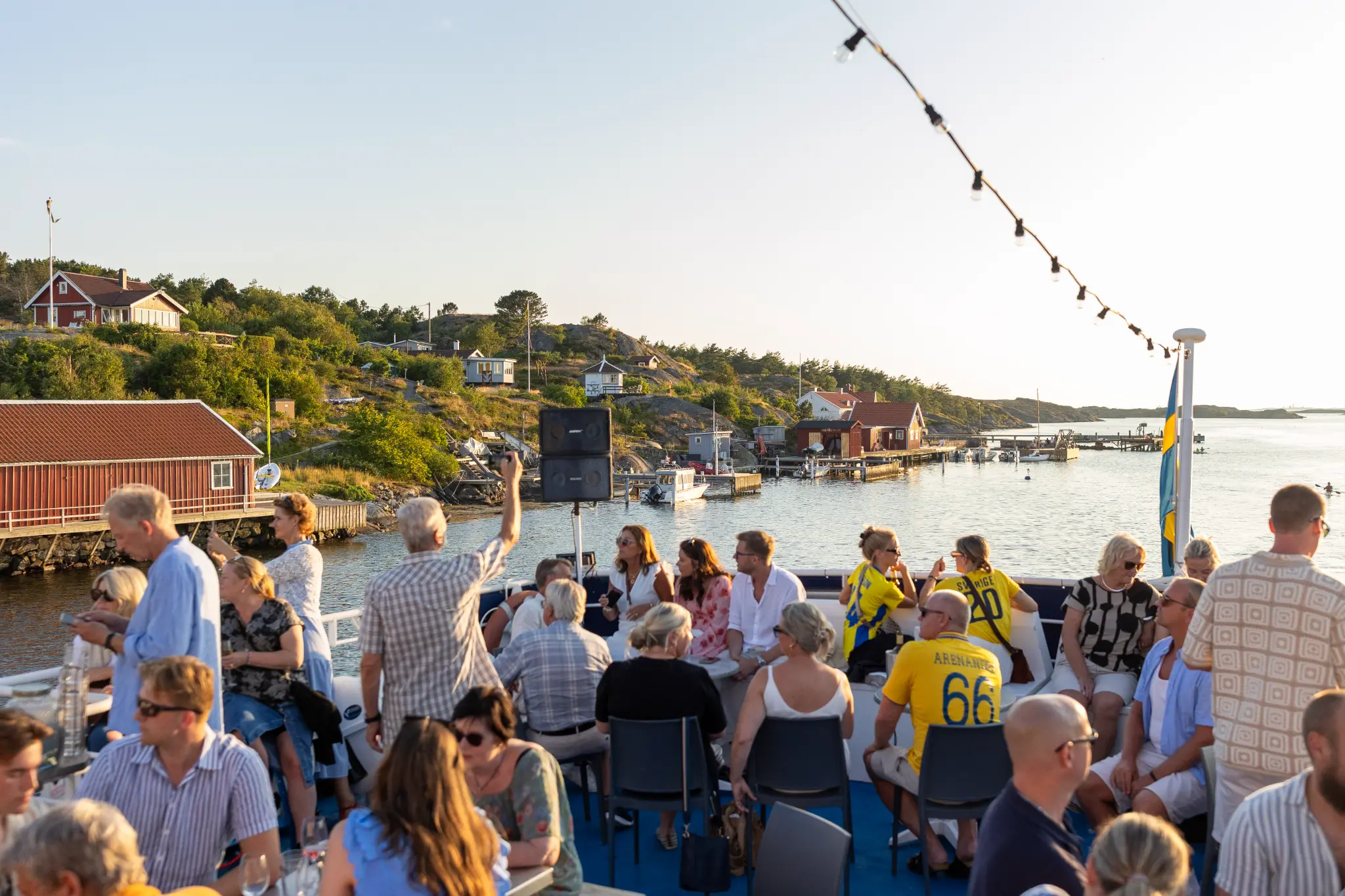Guidad skaldjurskryssning ombord på M/S Trubaduren i Göteborgs södra skärgård